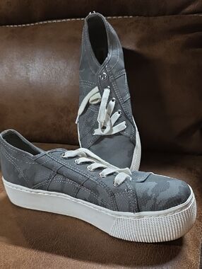 Steve Madden Gray Canvas Platform Sneakers with White Soles